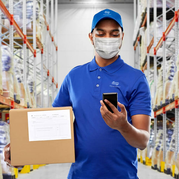 warehouse-worker-square warehouse-worker-square